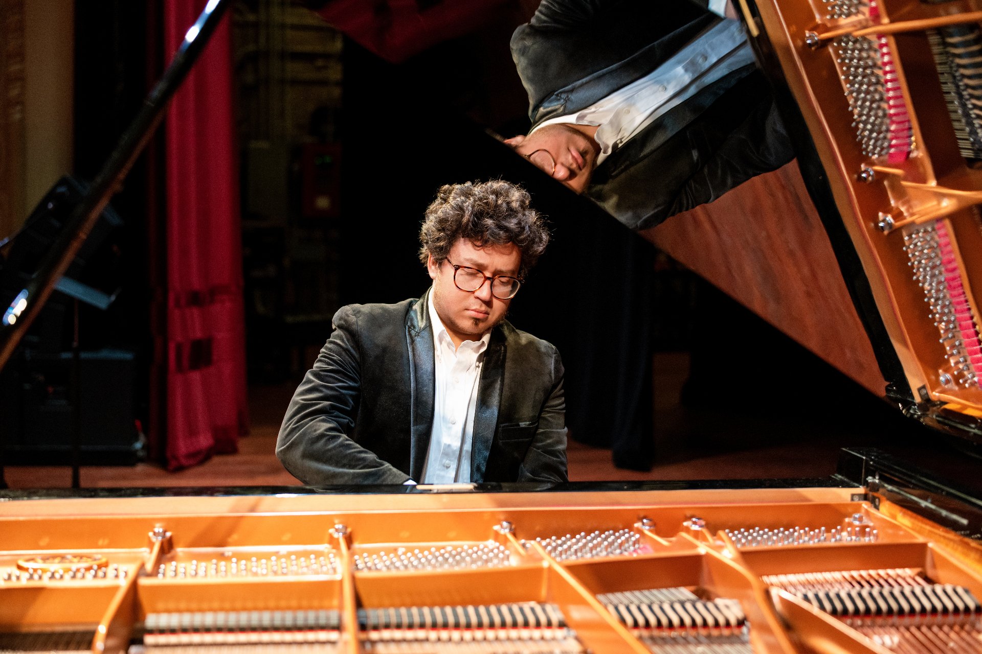 Veniamin Blokh, concert portrait at the piano